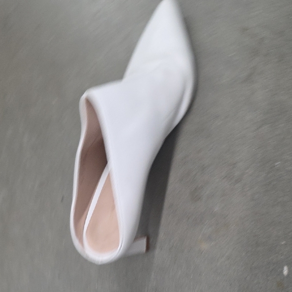 Stuart Weitzman Elegant White Women's Shoes - Picture 7 of 13